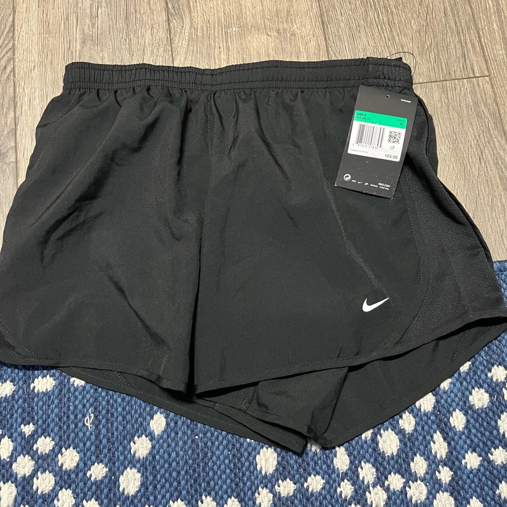 new nike short